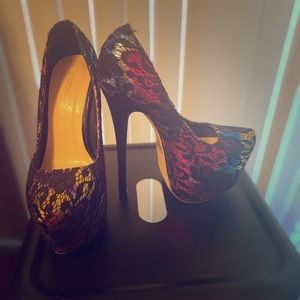 Shoe Dazzle Heels... size 6